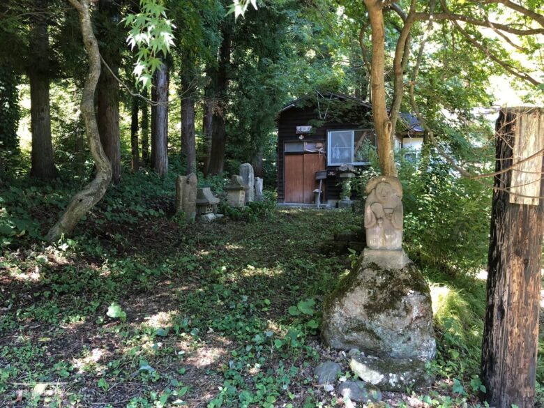 遠山 覚範寺跡