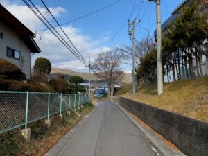 東館跡 大手口の坂虎口