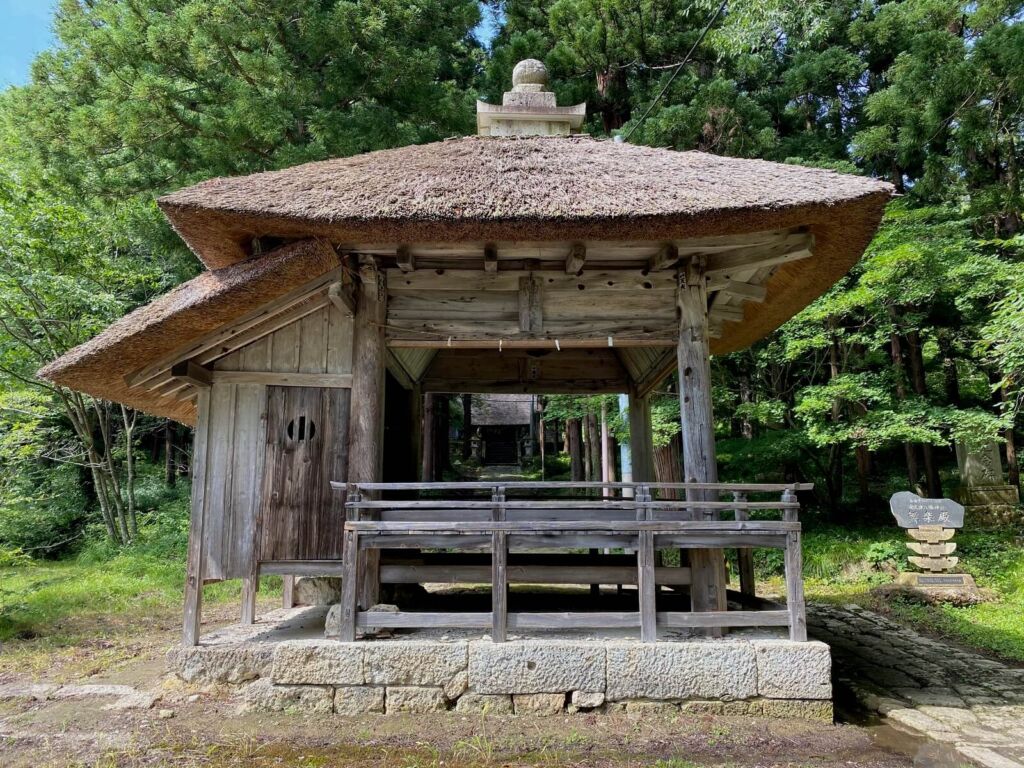 県指定有形文化財 八幡神社舞楽殿
