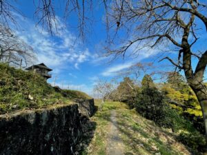北館東の遊歩道